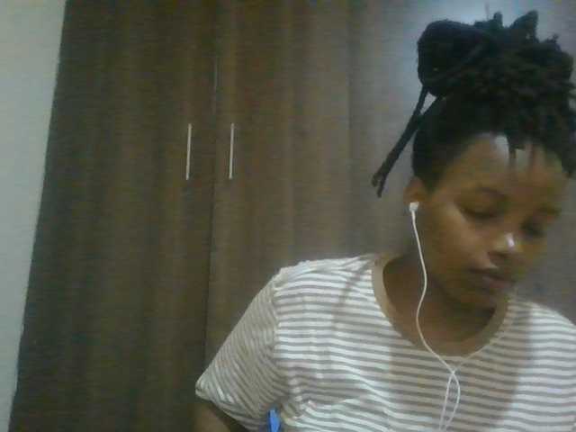 MidnightMuse-1 live cam on BongaCams