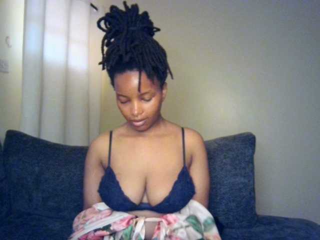 MidnightMuse-1 live cam on BongaCams