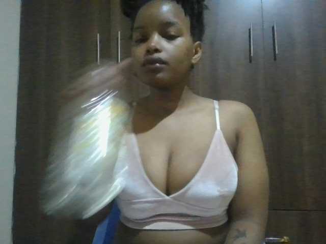 MidnightMuse-1 — live female cam