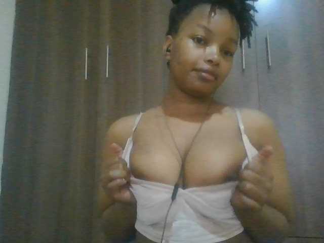 MidnightMuse-1 live cam on BongaCams