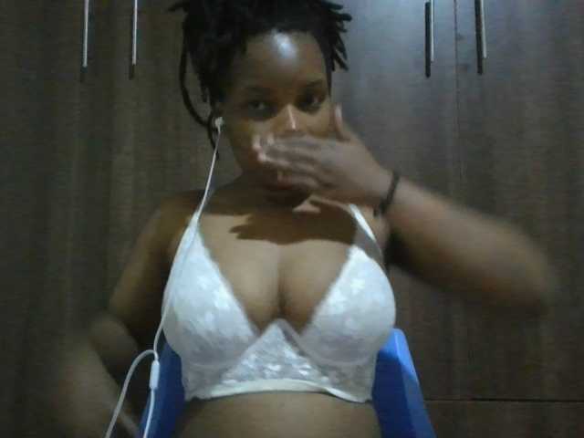 MidnightMuse-1 live cam on BongaCams