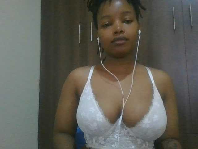 MidnightMuse-1 live cam on BongaCams