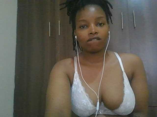 MidnightMuse-1 live cam on BongaCams