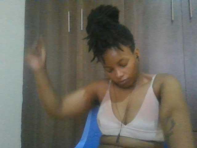 MidnightMuse-1 live cam on BongaCams