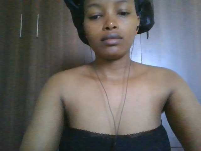 MidnightMuse-1, live now on BongaCams