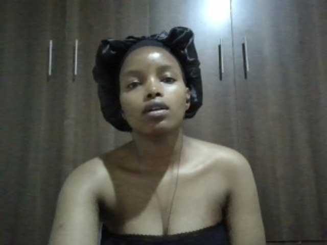 MidnightMuse-1 live cam on BongaCams