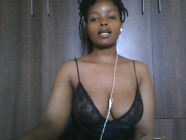 MidnightMuse-1 live cam on BongaCams