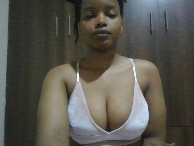 MidnightMuse-1 — live female cam
