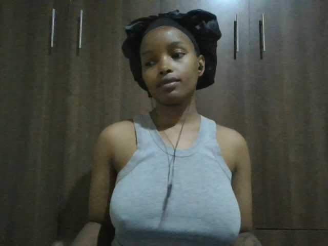 MidnightMuse-1, live now on BongaCams
