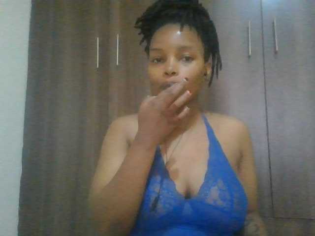 MidnightMuse-1 live cam on BongaCams