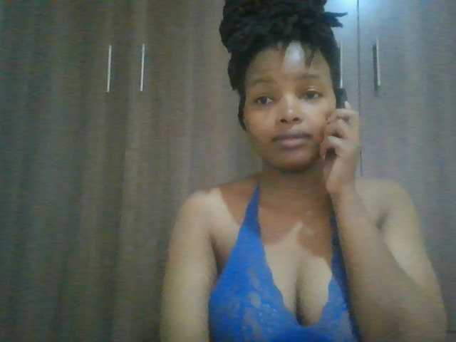 MidnightMuse-1 live cam on BongaCams