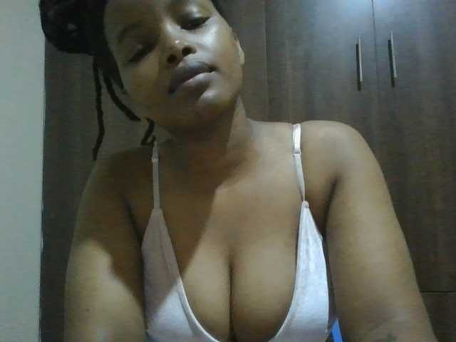 MidnightMuse-1 — live female cam