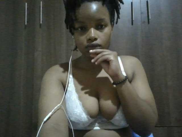 MidnightMuse-1 live cam on BongaCams