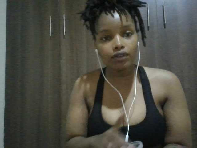 MidnightMuse-1 live cam on BongaCams