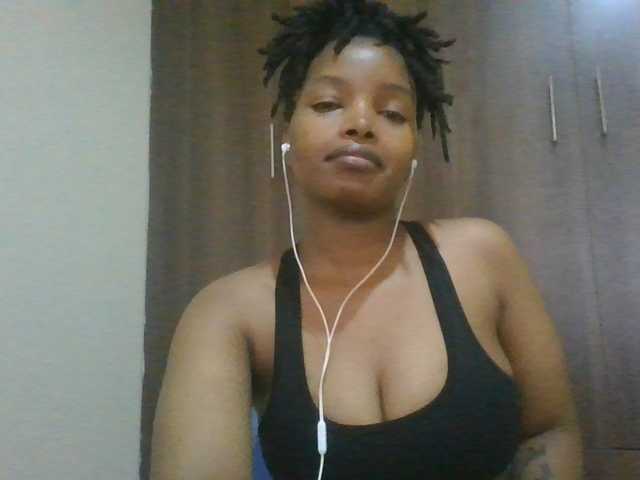 MidnightMuse-1 live cam on BongaCams