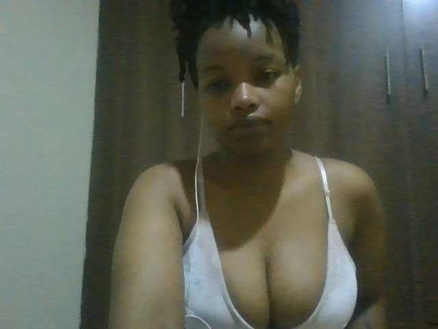 MidnightMuse-1 live cam on BongaCams