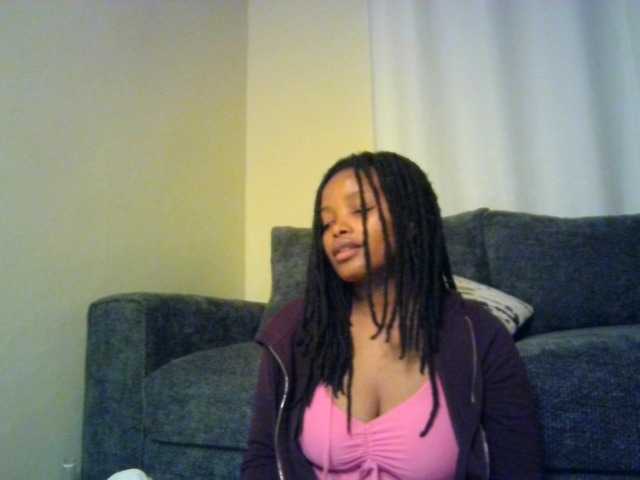 MidnightMuse-1 live cam on BongaCams