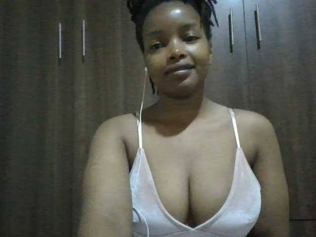 MidnightMuse-1 live cam on BongaCams
