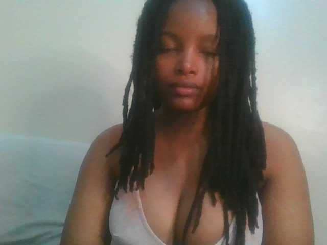 MidnightMuse-1 live cam on BongaCams