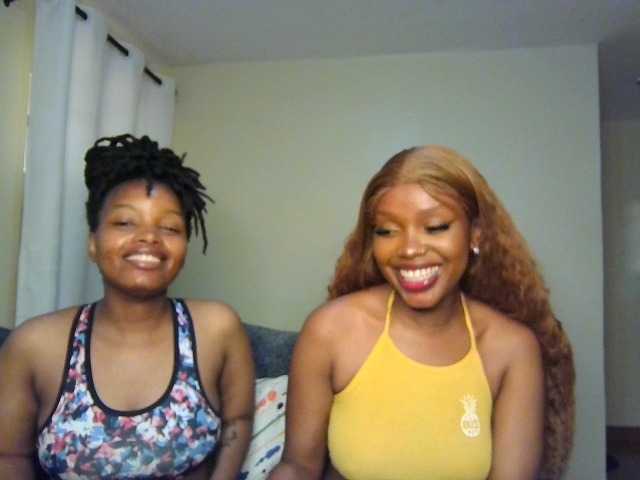 MidnightMuse-1 live cam on BongaCams