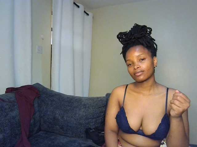 MidnightMuse-1 live cam on BongaCams