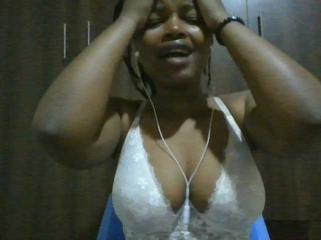 MidnightMuse-1 live cam on BongaCams