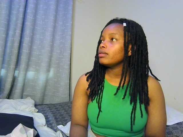 MidnightMuse-1 live cam on BongaCams