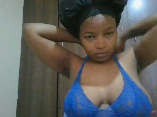 MidnightMuse-1 live cam on BongaCams