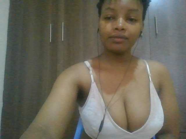 MidnightMuse-1 live cam on BongaCams