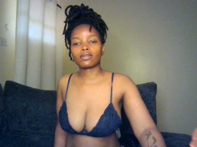 MidnightMuse-1 live cam on BongaCams