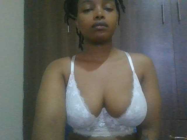 MidnightMuse-1 live cam on BongaCams