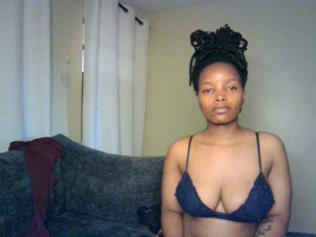 MidnightMuse-1 live cam on BongaCams