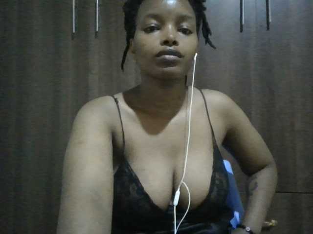 MidnightMuse-1 live cam on BongaCams