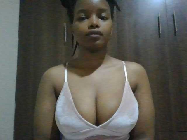 MidnightMuse-1 — live female cam
