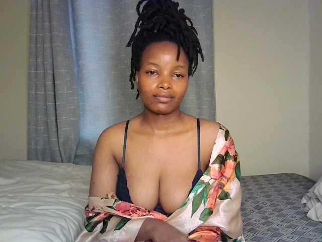 MidnightMuse-1 live cam on BongaCams