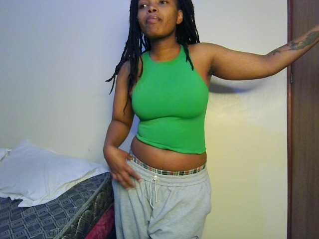 MidnightMuse-1 live cam on BongaCams