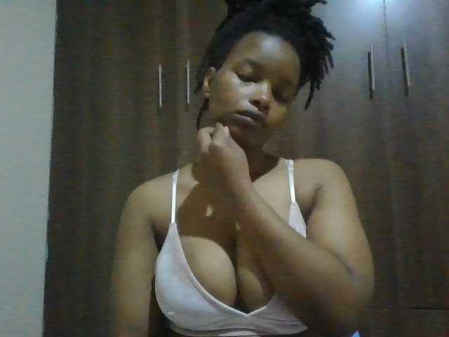 MidnightMuse-1 — live female cam