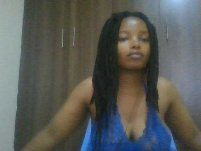 MidnightMuse-1 live cam on BongaCams