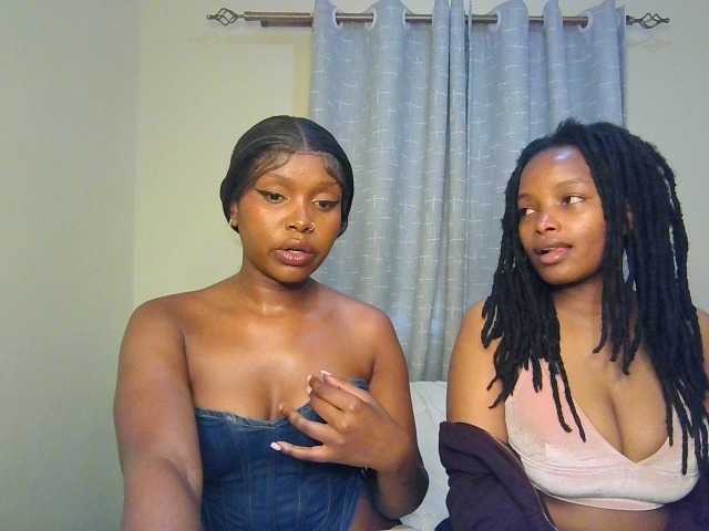 MidnightMuse-1 live cam on BongaCams