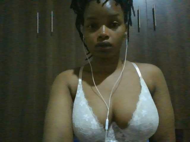 MidnightMuse-1 live cam on BongaCams