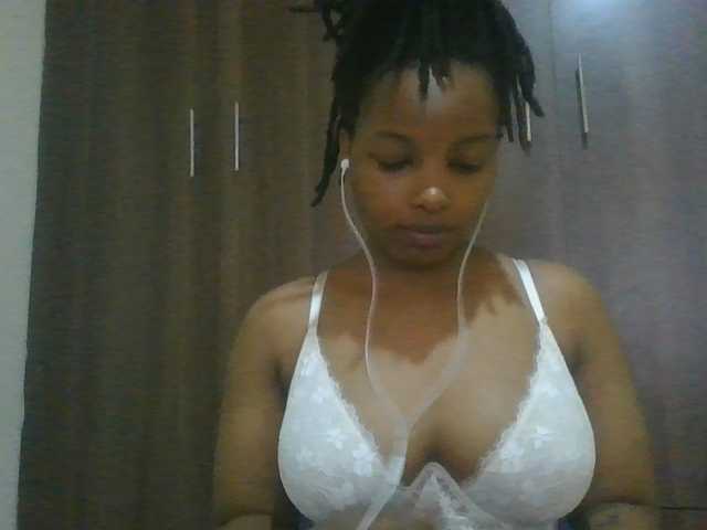 MidnightMuse-1 live cam on BongaCams