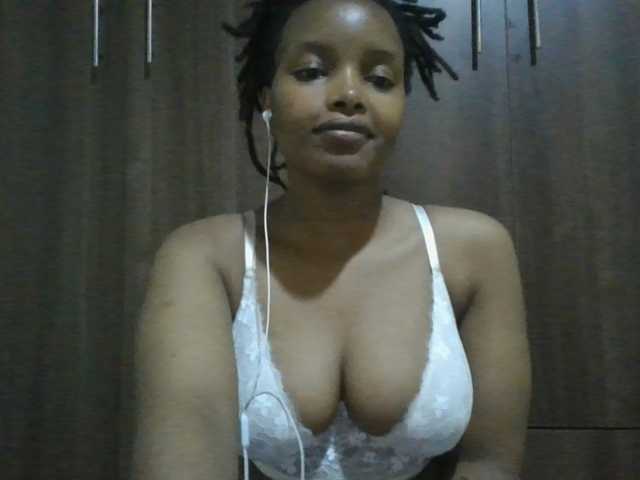 MidnightMuse-1 live cam on BongaCams