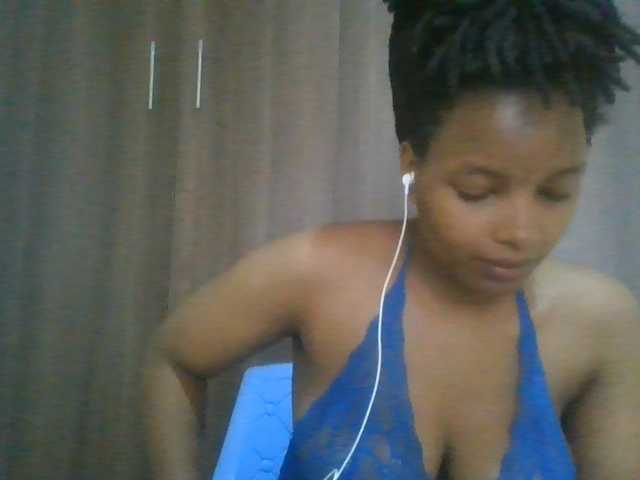 MidnightMuse-1 live cam on BongaCams