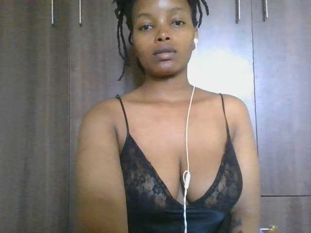 MidnightMuse-1 live cam on BongaCams