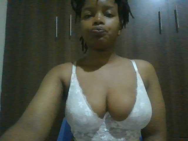 MidnightMuse-1 live cam on BongaCams