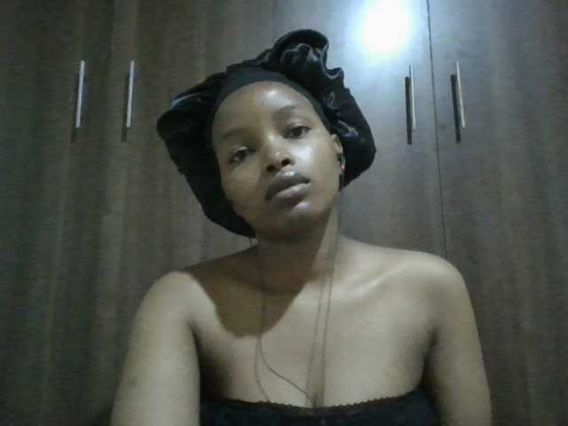 MidnightMuse-1, live now on BongaCams
