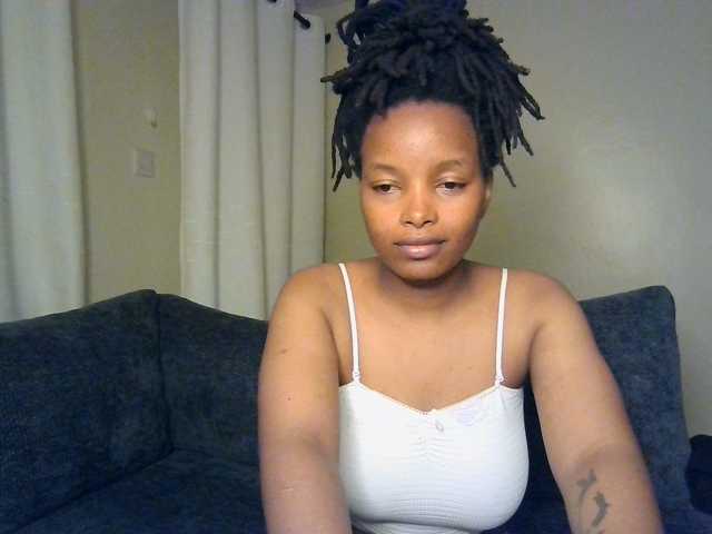 MidnightMuse-1 live cam on BongaCams