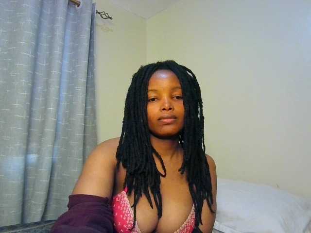 MidnightMuse-1 live cam on BongaCams
