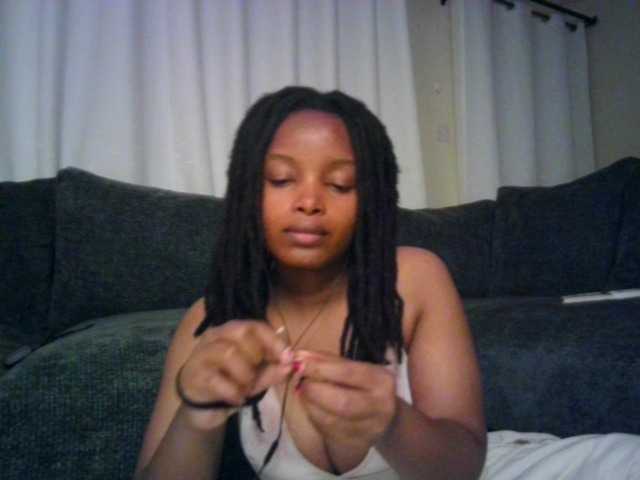 MidnightMuse-1 live cam on BongaCams