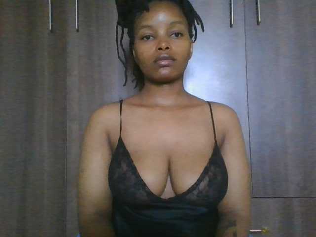 MidnightMuse-1 live cam on BongaCams